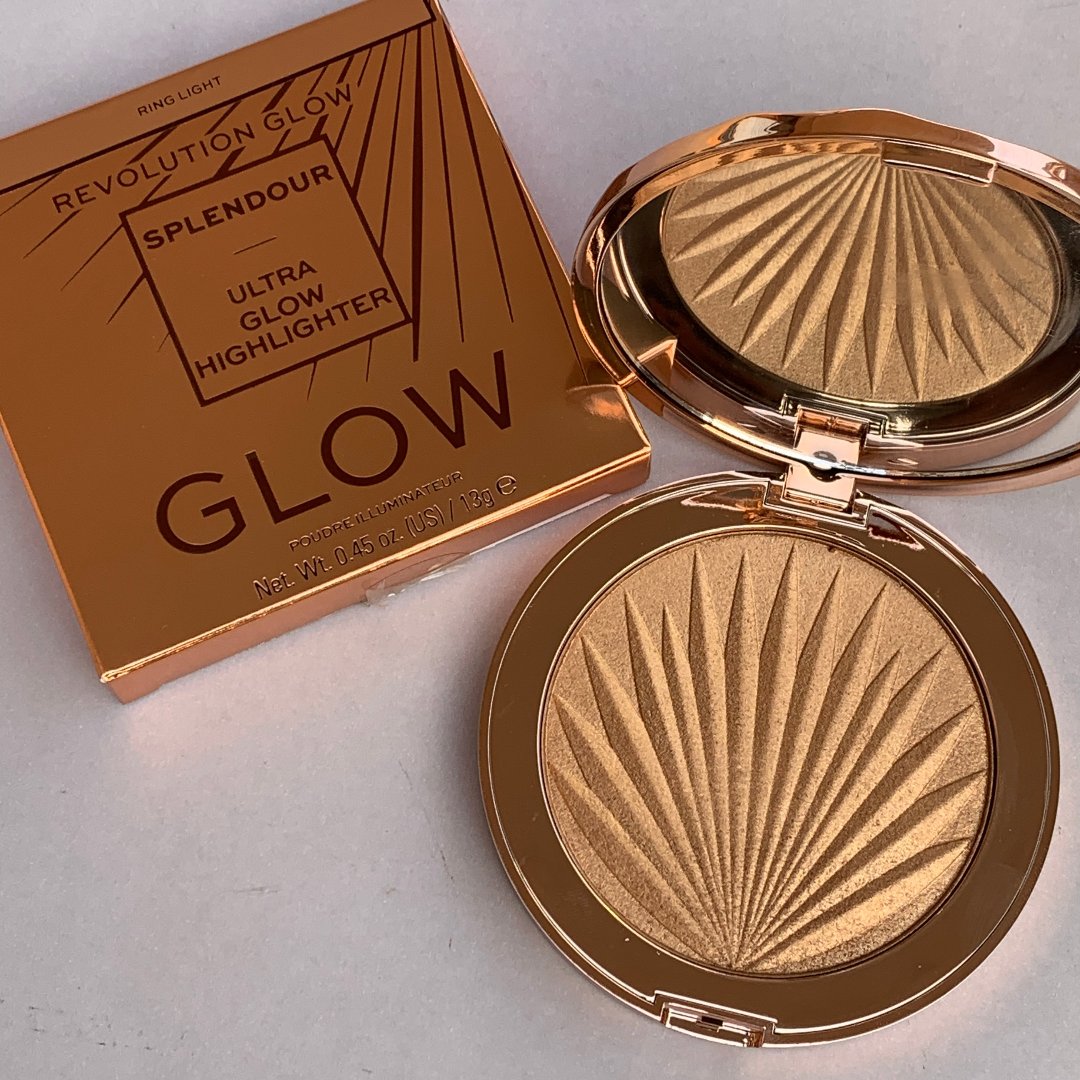 Revolution Glow Highlighter ( Ring Light)