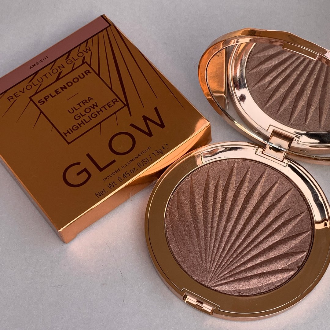 Revolution Glow Highlighter ( Ambient)