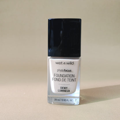 Wet n Wild Foundation / Dewy