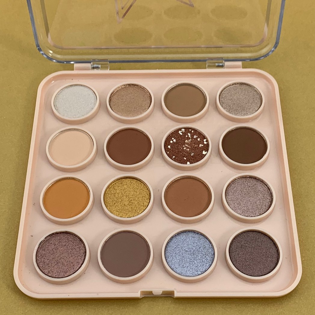 Ushas Eyeshadow Pallete