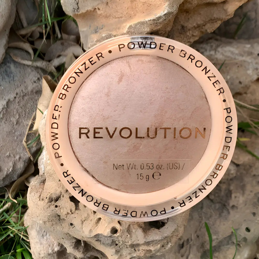 Revolution Bronzer Reloaded Holiday Romance - concealer and bronzer